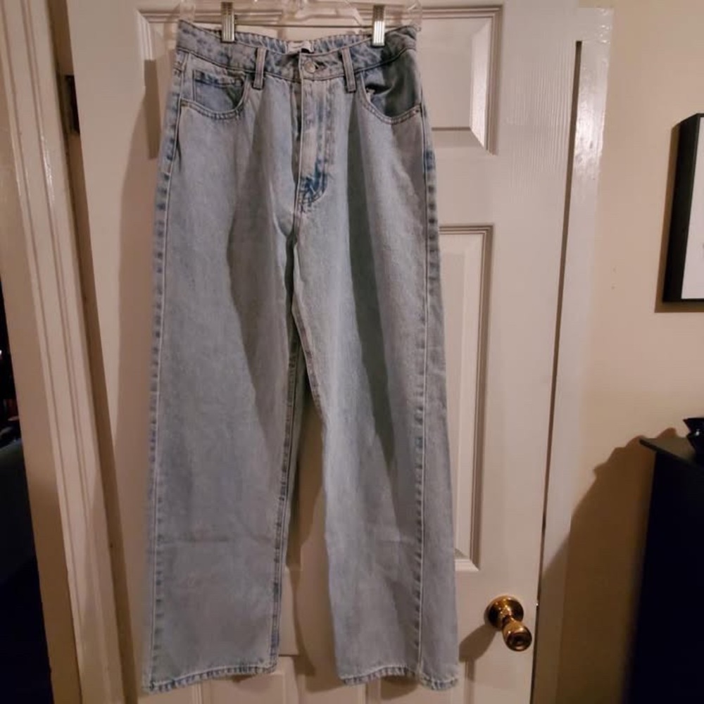 The perfect vintage mom jeans